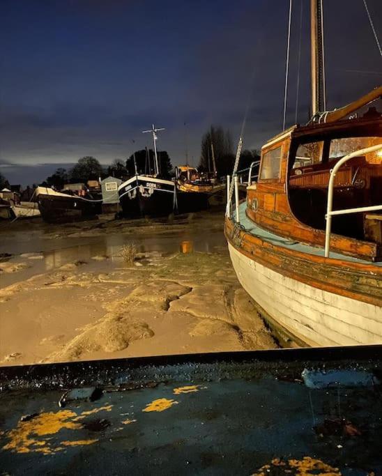 Toosey Lass - St Osyth Creek Saint Osyth Esterno foto