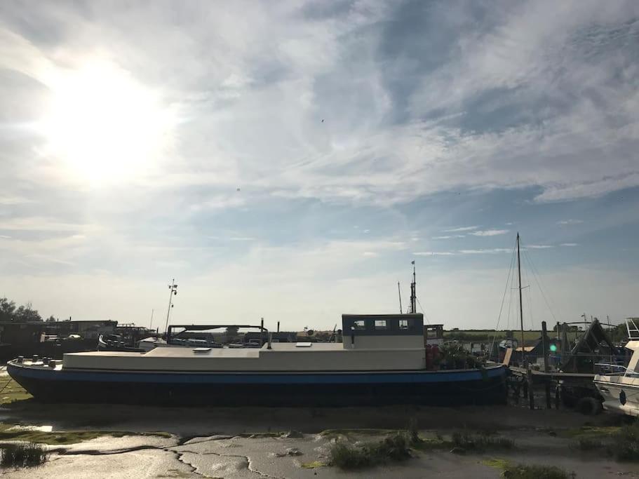 Toosey Lass - St Osyth Creek Saint Osyth Esterno foto
