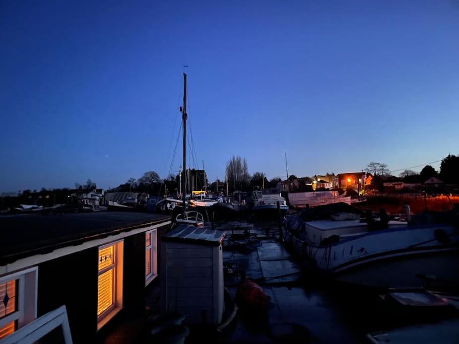 Toosey Lass - St Osyth Creek Saint Osyth Esterno foto