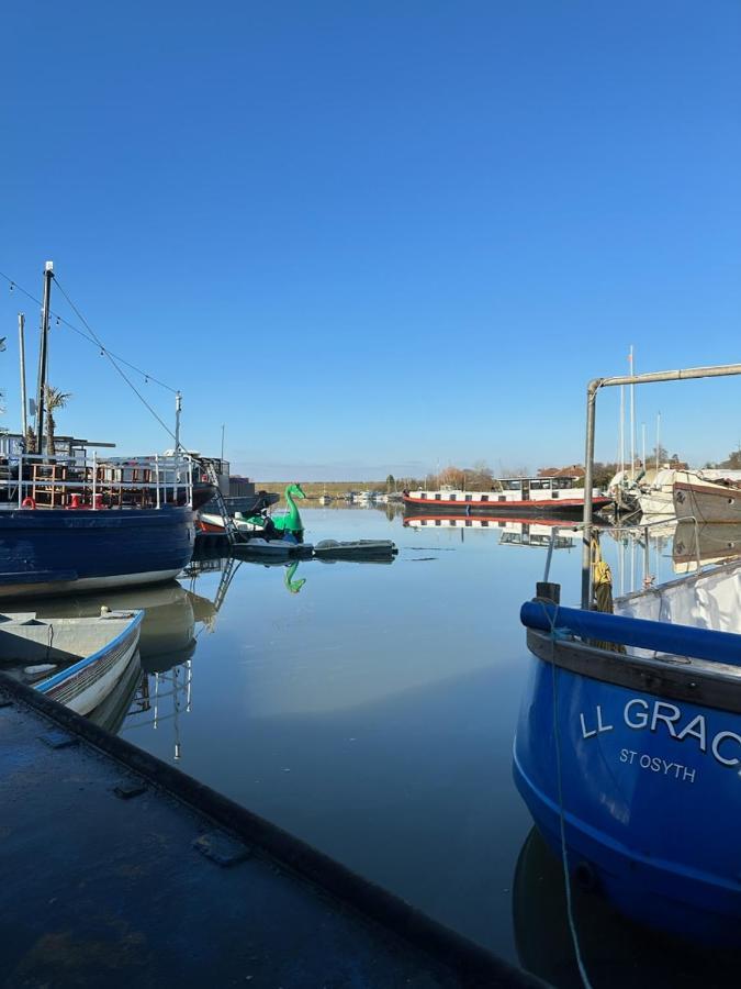 Toosey Lass - St Osyth Creek Saint Osyth Esterno foto