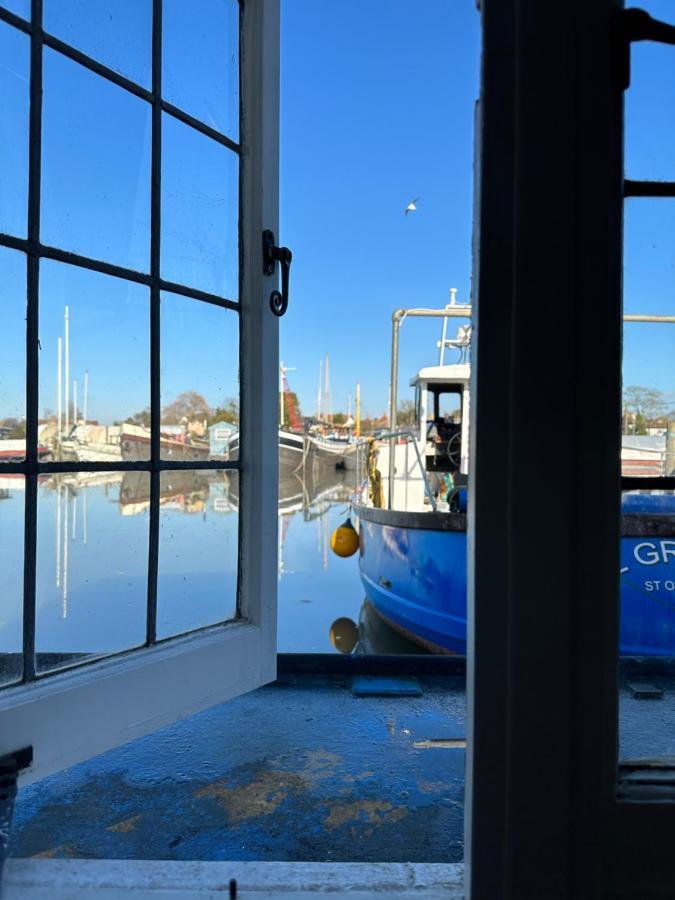 Toosey Lass - St Osyth Creek Saint Osyth Esterno foto